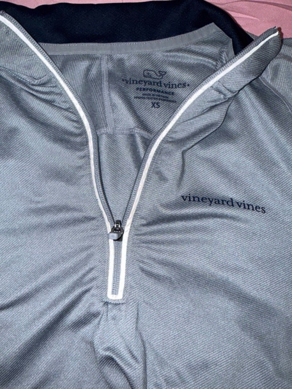 Vineyard Vines Men’s Gray Half-Zip Performance Swim Rash Guard
